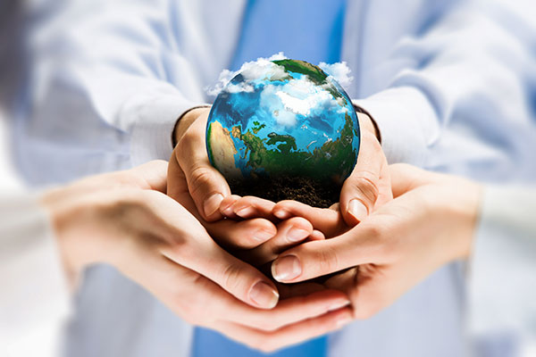 托起的地球圖片資源 象征與創意的視覺表達